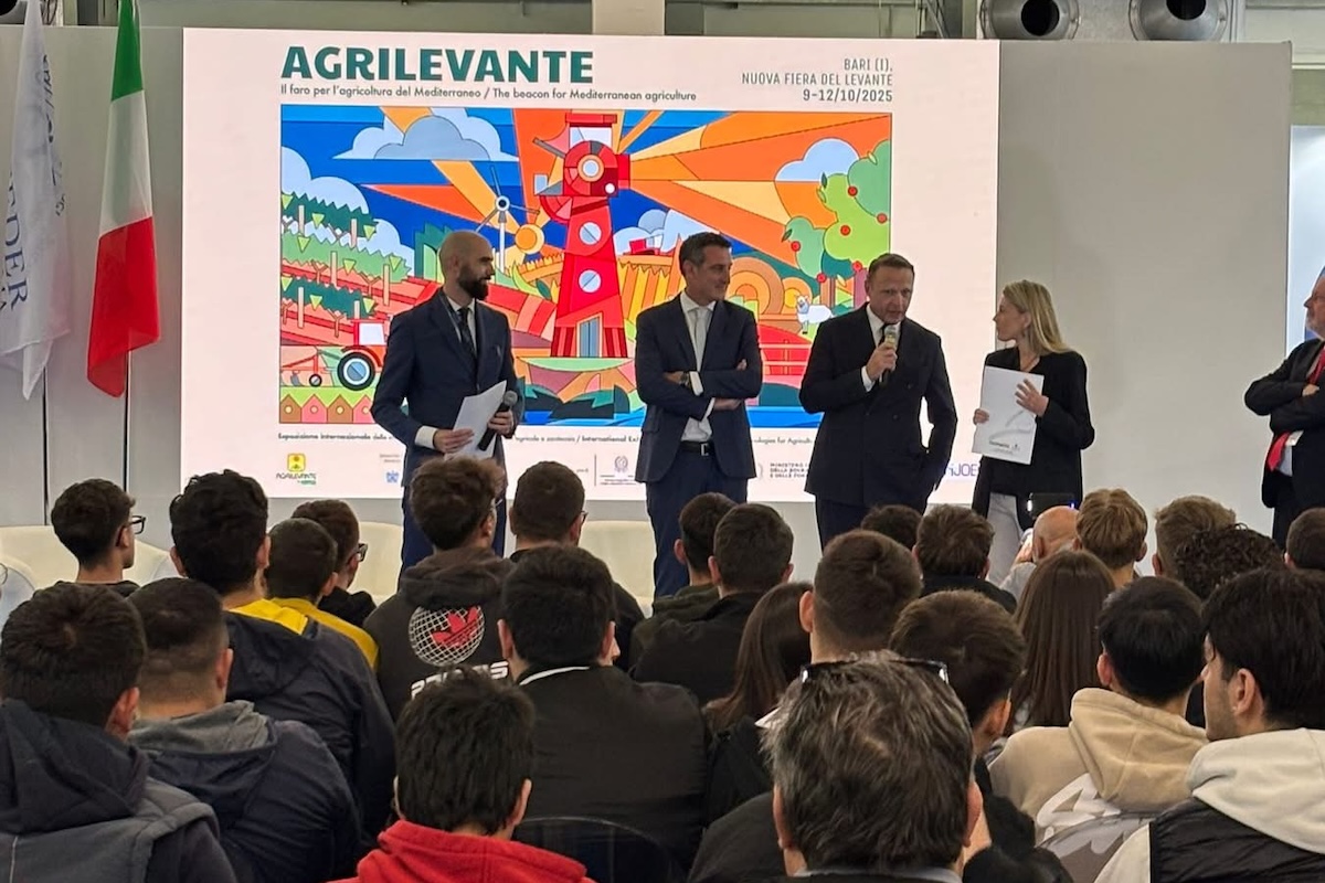 Il ministro dell'Agricoltura, Francesco Lollobrigida, al Mech@agriJOBS, altro appuntamento Federacma dedicato ai giovani